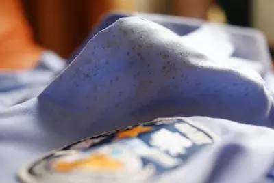 衣服不管染上什么,用这招都能洗掉,收好不用谢! 衣服不管染上什么,用这招都能洗掉,收好不用谢!