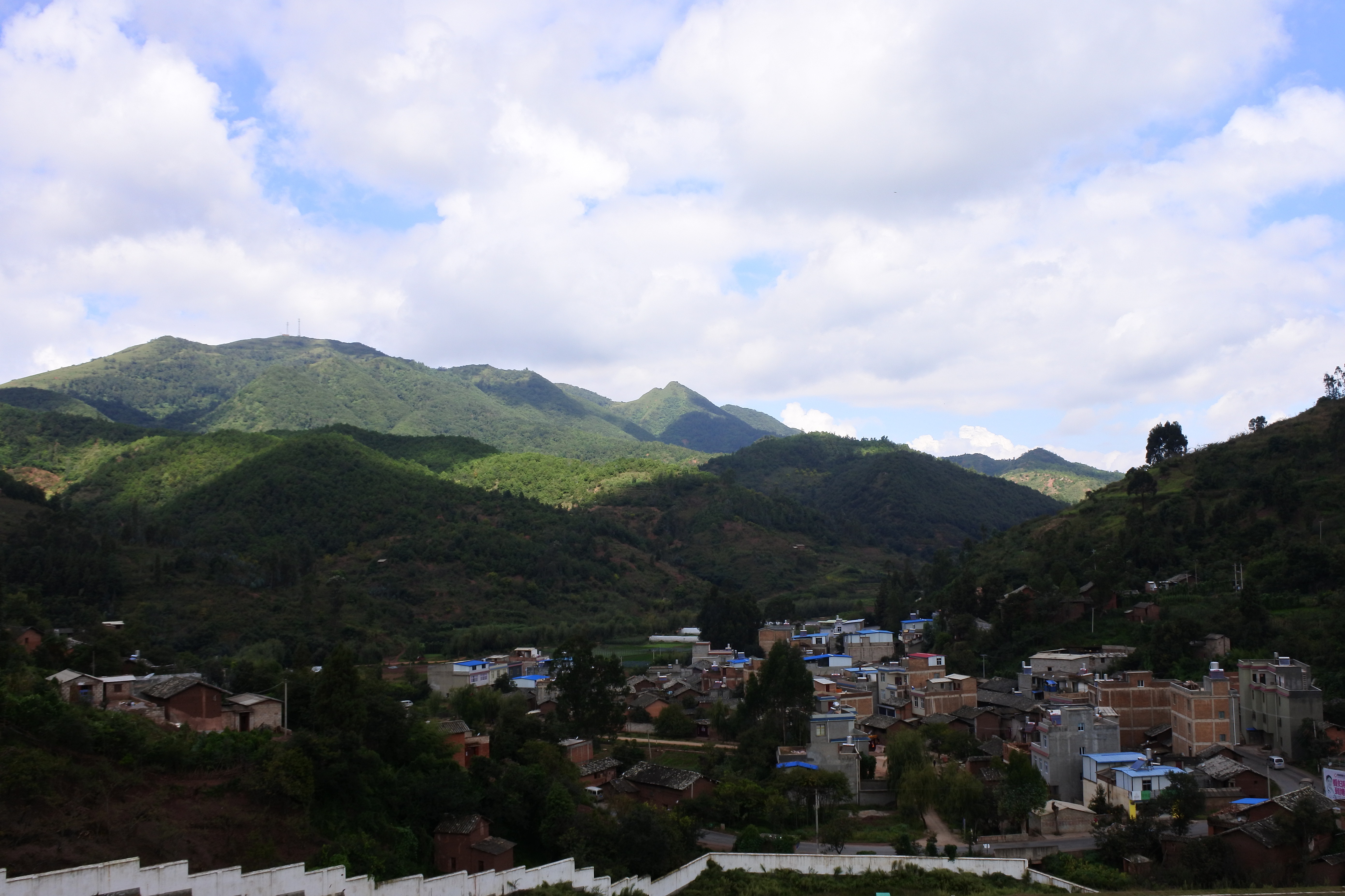 骑行晋宁谷堆山3 HLh9P1