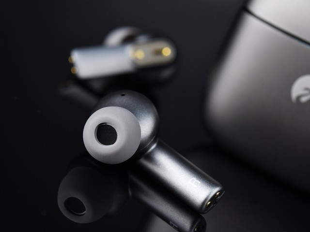 蓝牙5.2/aptX高音质体验 惠威AW-30真无线耳机 蓝牙5.2/aptX高音质体验 惠威AW-30真无线耳机