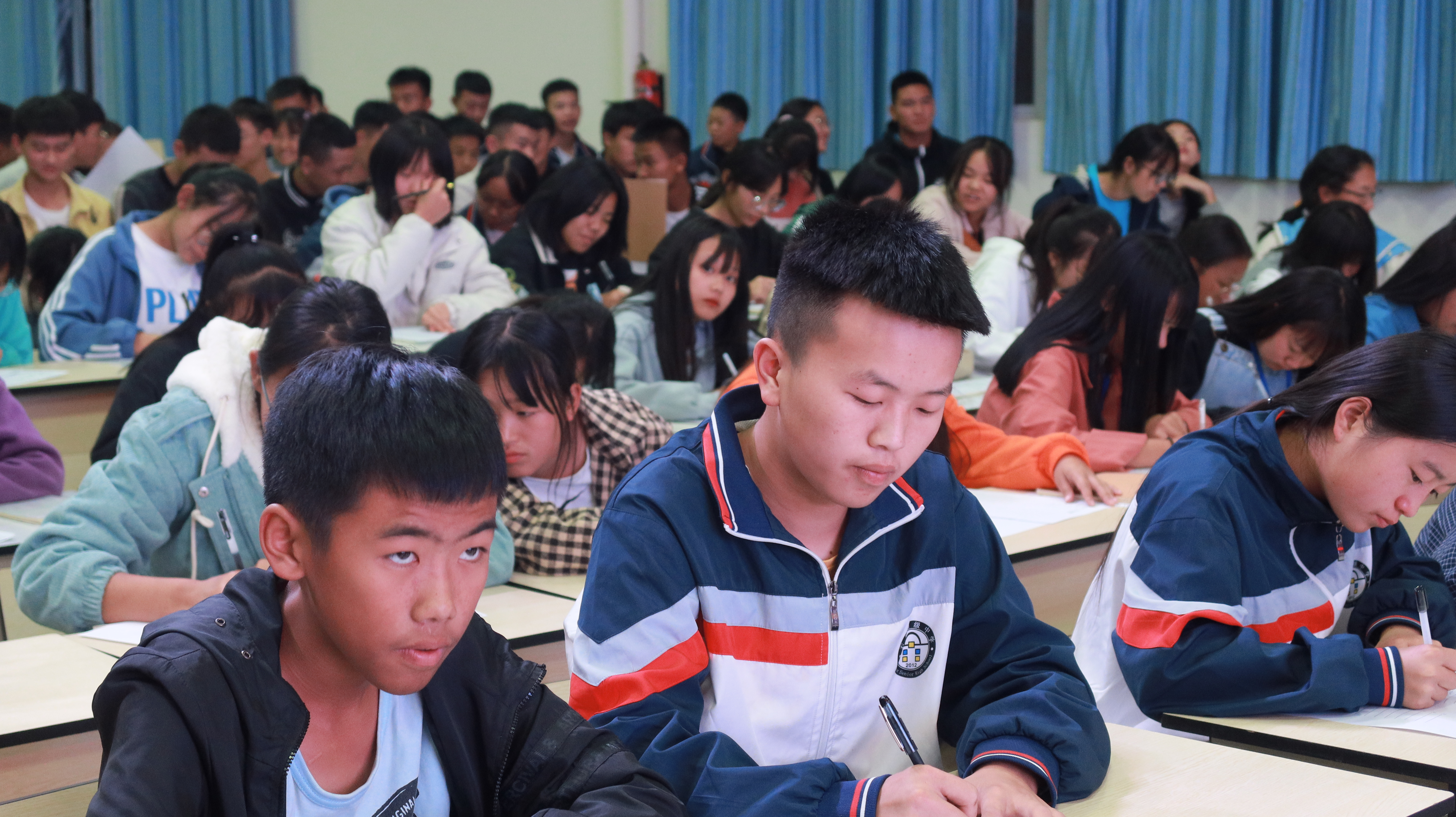 石屏高级中学“脑科学之打造超能大脑”报告会15 4fkumE