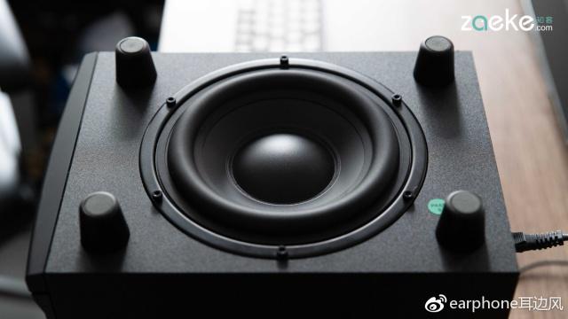 肩负电竞名义的HECATE G7000，所追求的其实是“全能”
